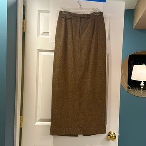 Nordstrom skirt. Sz 8. Wool/nylon/silk/polyester/spandex blend. Heather brown.